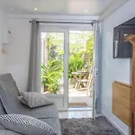 Апартаменты Tilou Location - Giens - Proche Des Plages Et Du Villages Йер