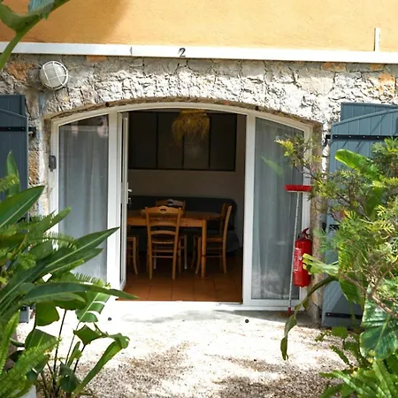 Tilou Location - Giens - Proche Des Plages Et Du Villages *